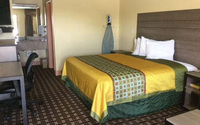 Luxury Inn and Suites Seaworld Lackland