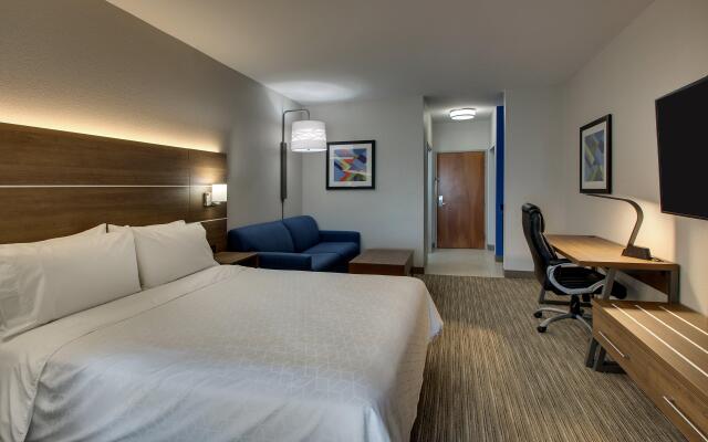 Holiday Inn Express & Suites Waukegan, an IHG Hotel