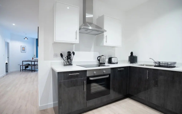 Luxe Apts PBoro Parking-Gym-Cinema