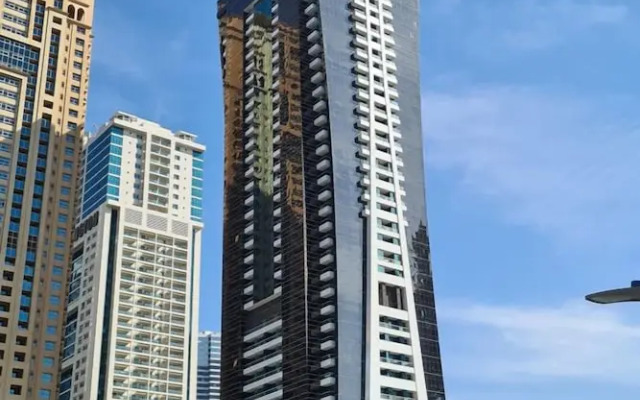 Silkhaus Goldcrest Views 2