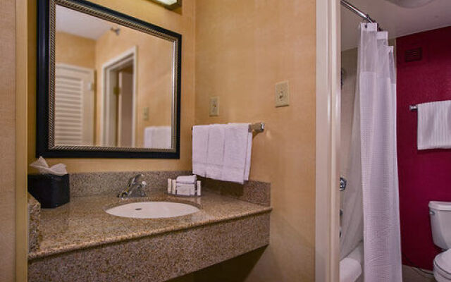 Courtyard Richmond West