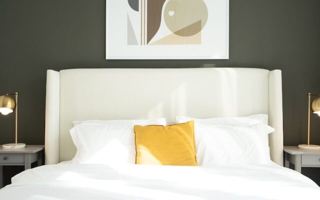 Aya - Awe-inspiring 2BR in City Walk with Balcony