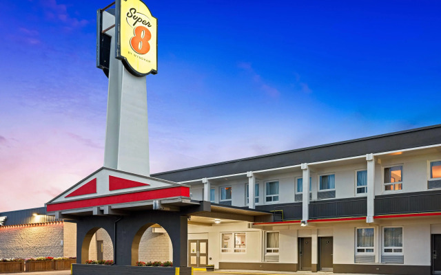 Super 8 by Wyndham Thunder Bay