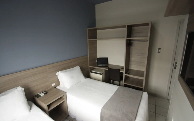 Kennedy Slim Hotel