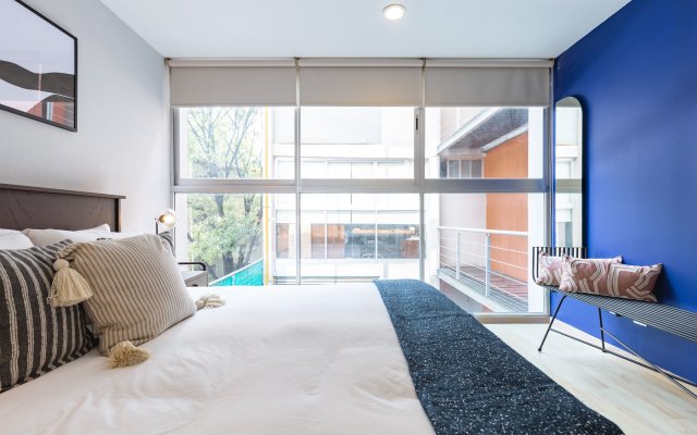 Bright 2BR Condesa Apartment With Balcony