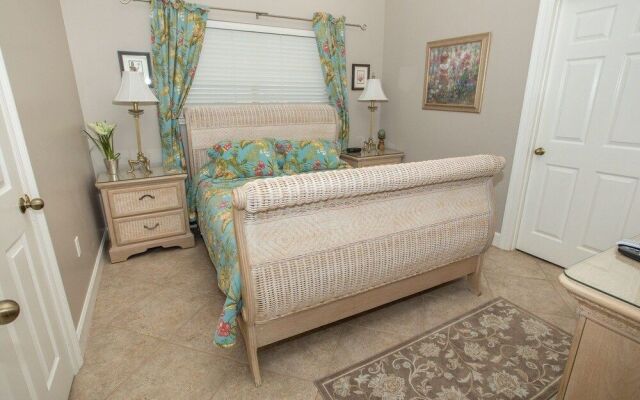 Oceania 907 3 Bedroom Condo by RedAwning