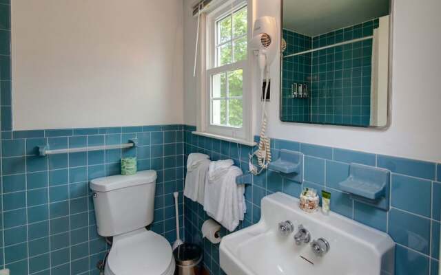 Cape Cod Harbor House Inn