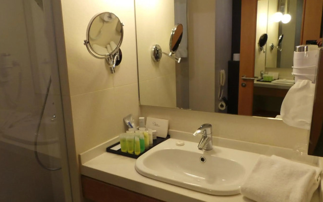 Amman Airport Hotel