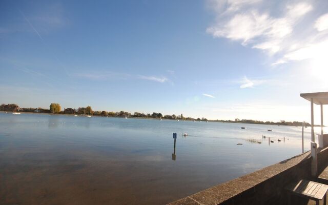 Oysters, Bosham 25299