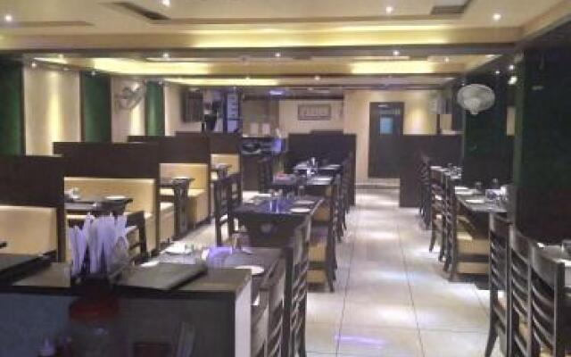 Capital O 82556 Hotel Pride