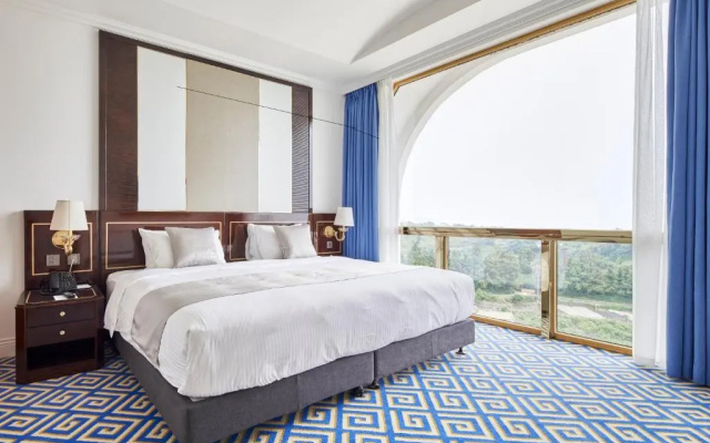 GoldOne Hotel & Suites