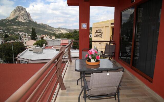 Hotel Plaza Bernal