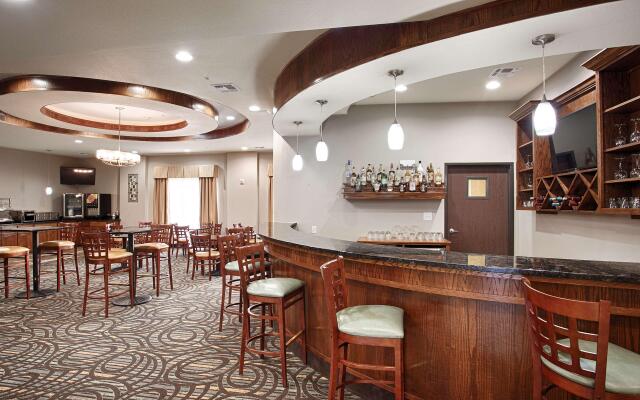 Best Western Plus Fort Worth Forest Hill Inn & Suites