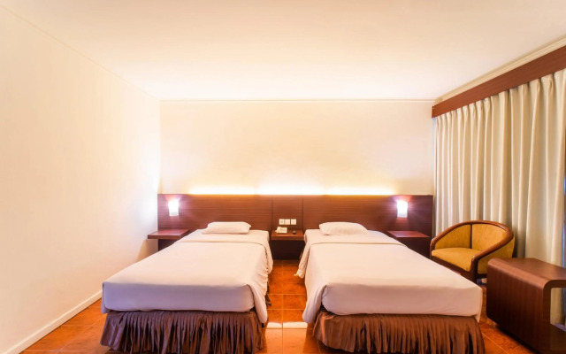 Capital O 1735 Adika Bahtera Hotel