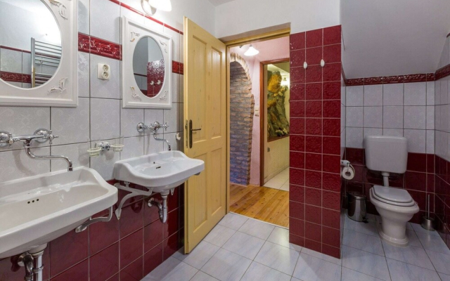 Quaint Holiday Home in Grizane With Swimming Pool