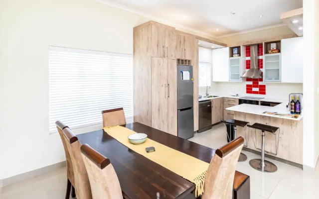 Modern Executive Unit