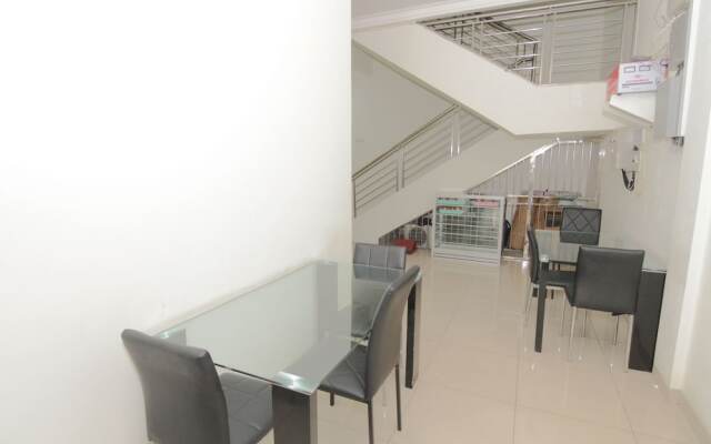 Airy Pecinan Kalikuping Utara 243 Semarang