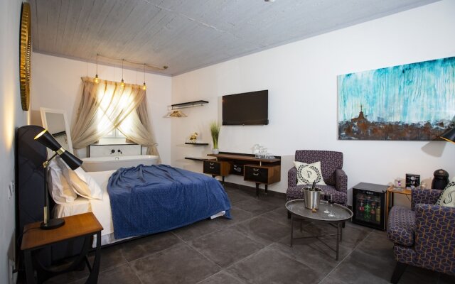 Pjazza Suites Boutique Hotel