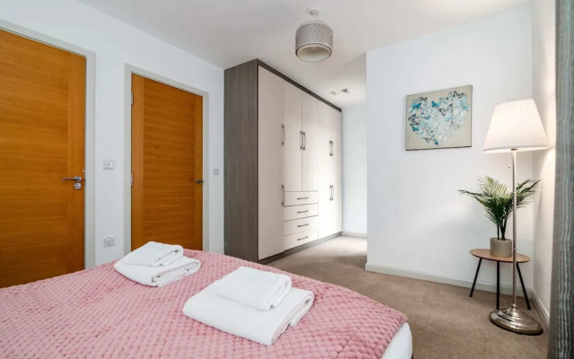 Guestready - Gorgeous 2BR Home With Balcony in Queensbury