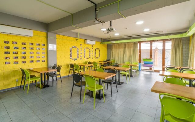 ololoFreelander work and travel Hostel