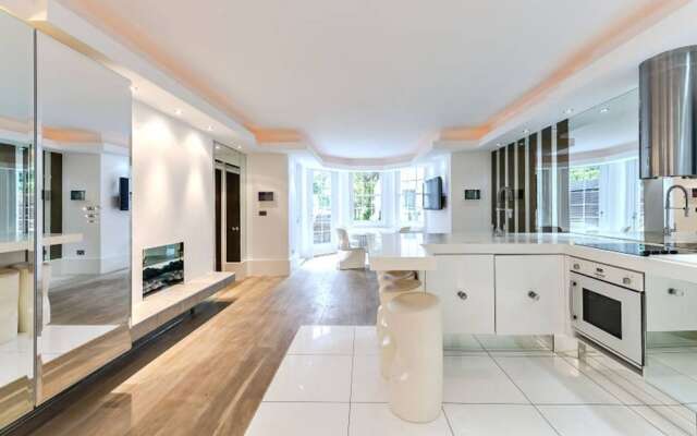 Stylish 3 Bedroom Home in Hampstead