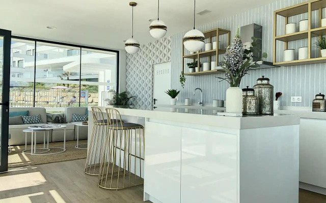 Via Celere 2328 Luxury Sea View Apartment