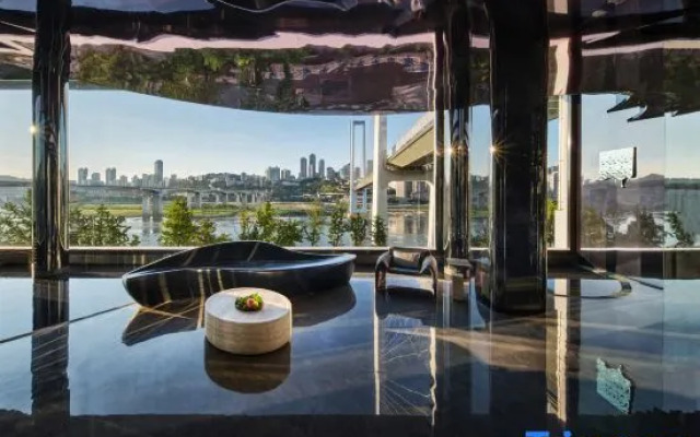 Yolo Private Soup Hot Spring Designer Hotel