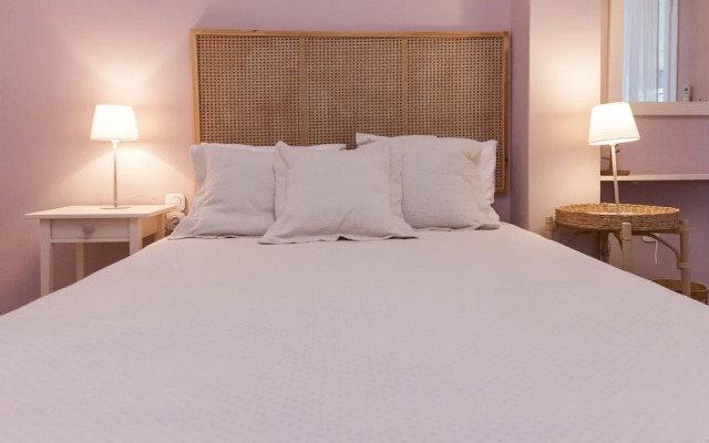 Pagrati Urban Oasis Getaway 2Bd Apt