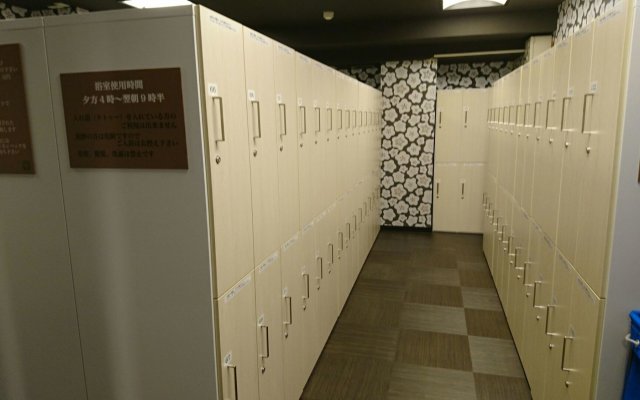 Capsule Hotel Hatagoya