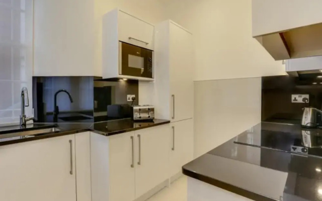 Luxury Mayfair 1 bed Apartment With A C