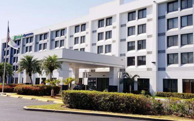 Holiday Inn Express & Suites Miami - Hialeah, an IHG Hotel