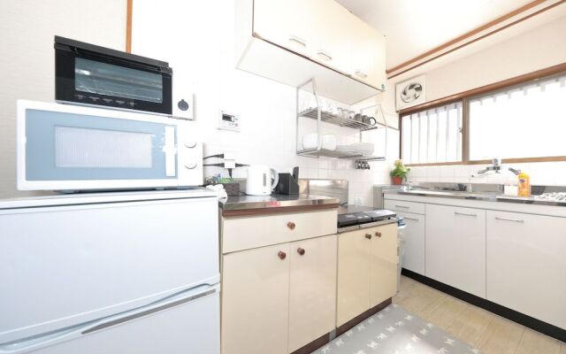 Namba East House01