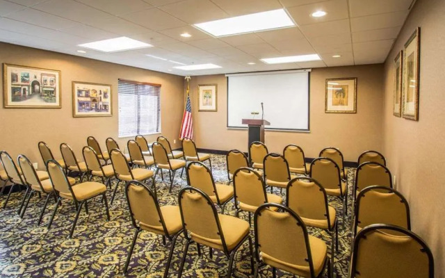 Comfort Inn & Suites