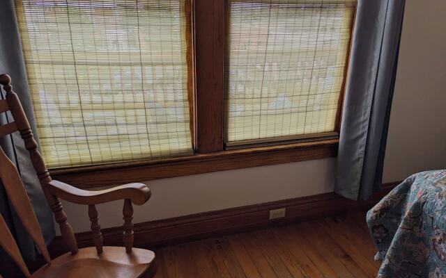 The Oliver House - Adults Only