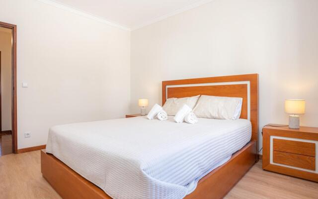 Terrace Beach Apartment by Rent4all