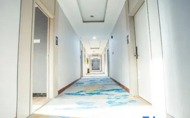 Victoria Hotel (Cenxi Hospital of Traditional Chinese Medicine)
