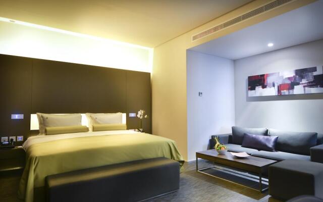 72 Hotel