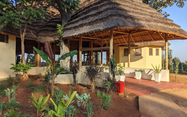 Cwmbale Eco-Tourist Lodge