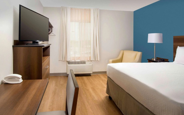 WoodSpring Suites Fargo North Near NDSU