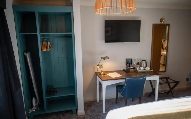 The Ely Hotel by Chef and Brewer Collection