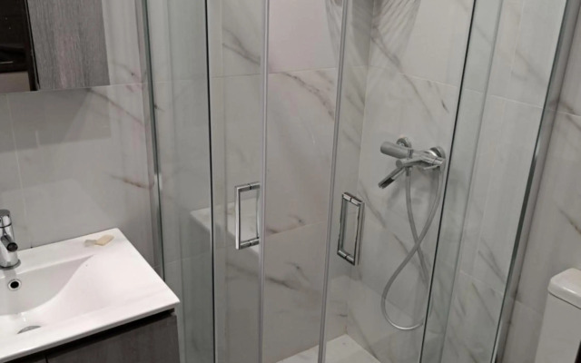 Agias Sofias 71C perfect studio