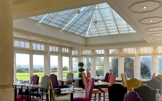 Leigh Park Country House Hotel  Vineyard, BWSC