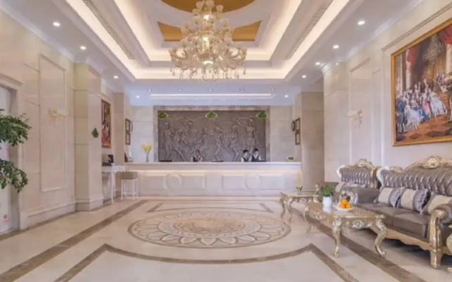 Vienna Hotel (Shenzhen Shiyan Shilong Community)