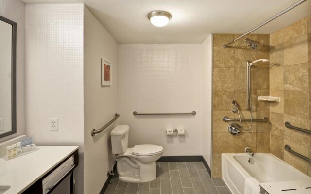 Hampton Inn & Suites Columbus-Easton Area