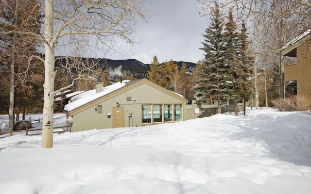 1125 Flying Dutchman 1 Bedroom Condo by RedAwning