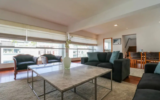 w Radiant 2BR w Modern Terrace in Miraflores