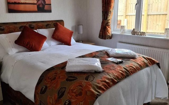 Captivatingly Stunning 2-bed Cabin in Bridlington