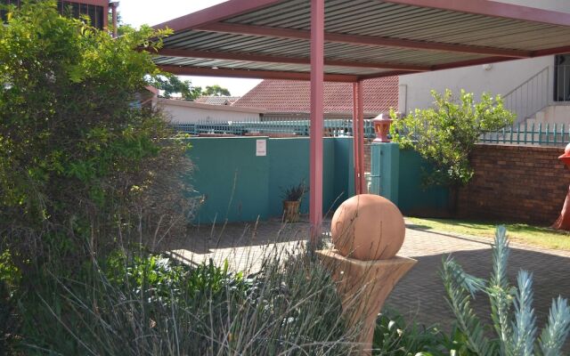 Africa Emerald at 47 Petronella