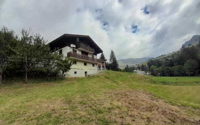 Apartment With GardenBalcon