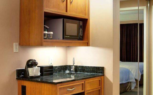 Embassy Suites by Hilton Crystal City National Airport